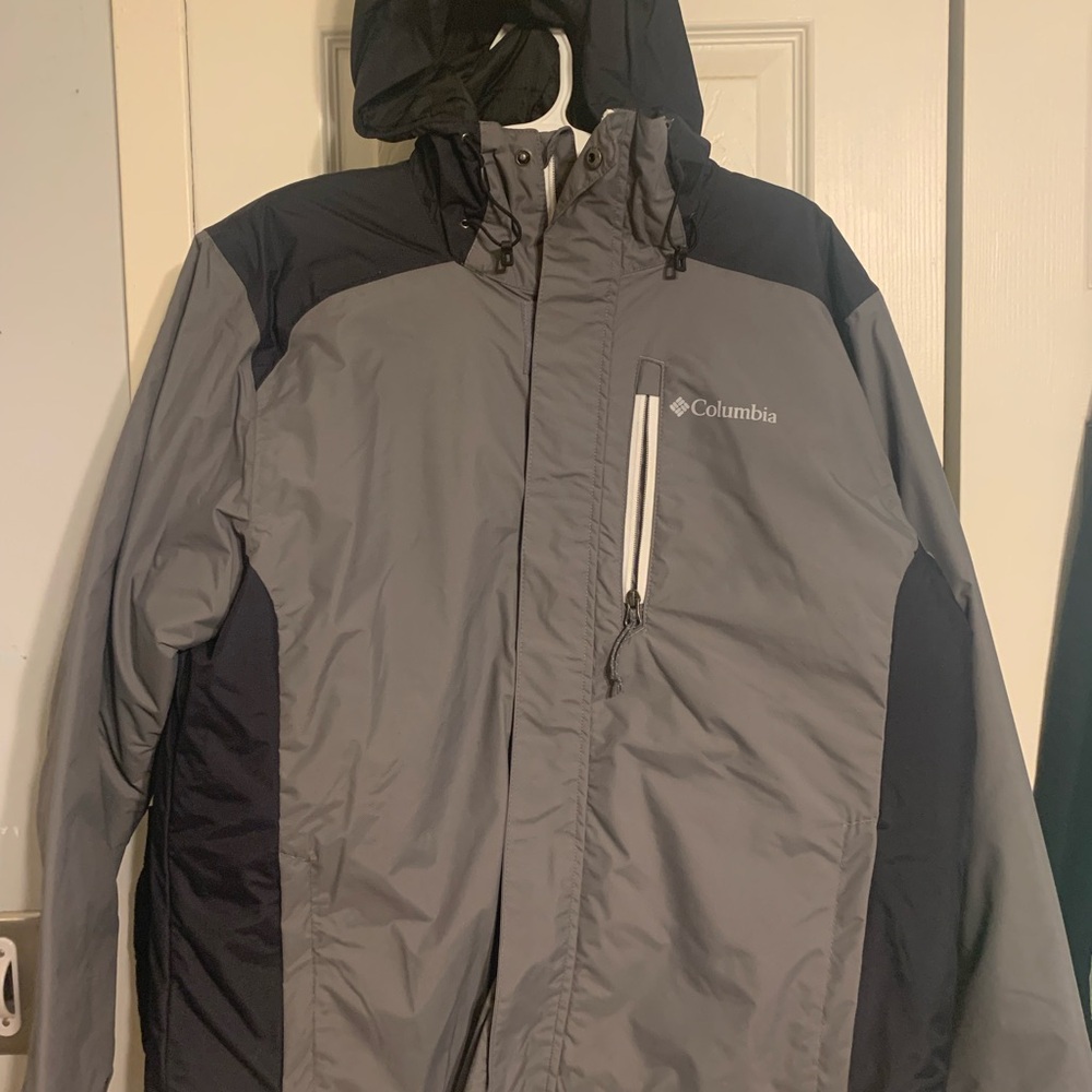 Columbia Men's Gray and Black Jacket